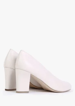 Aneso Cream Leather V Front Court Shoes