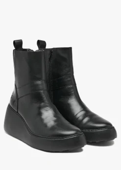 Doxe Black Leather Wedge Boots