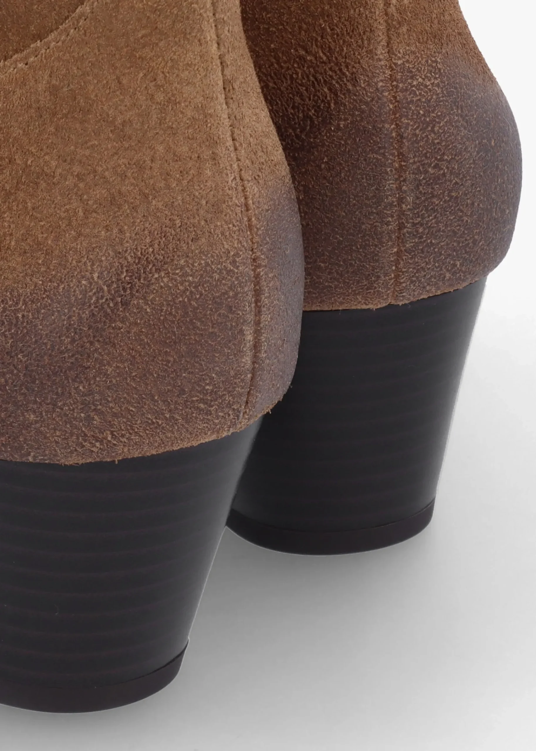 Fame II Land Suede Western Ankle Boots