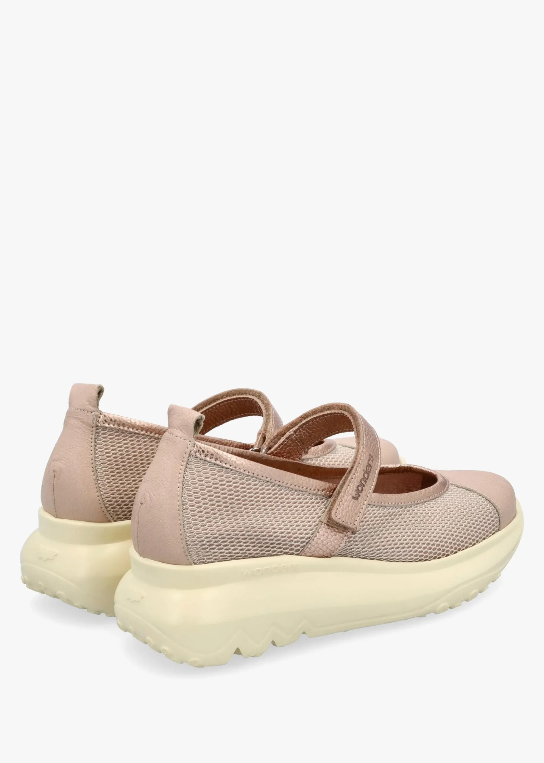 Isaura Nude Sporty Ballerina Pumps