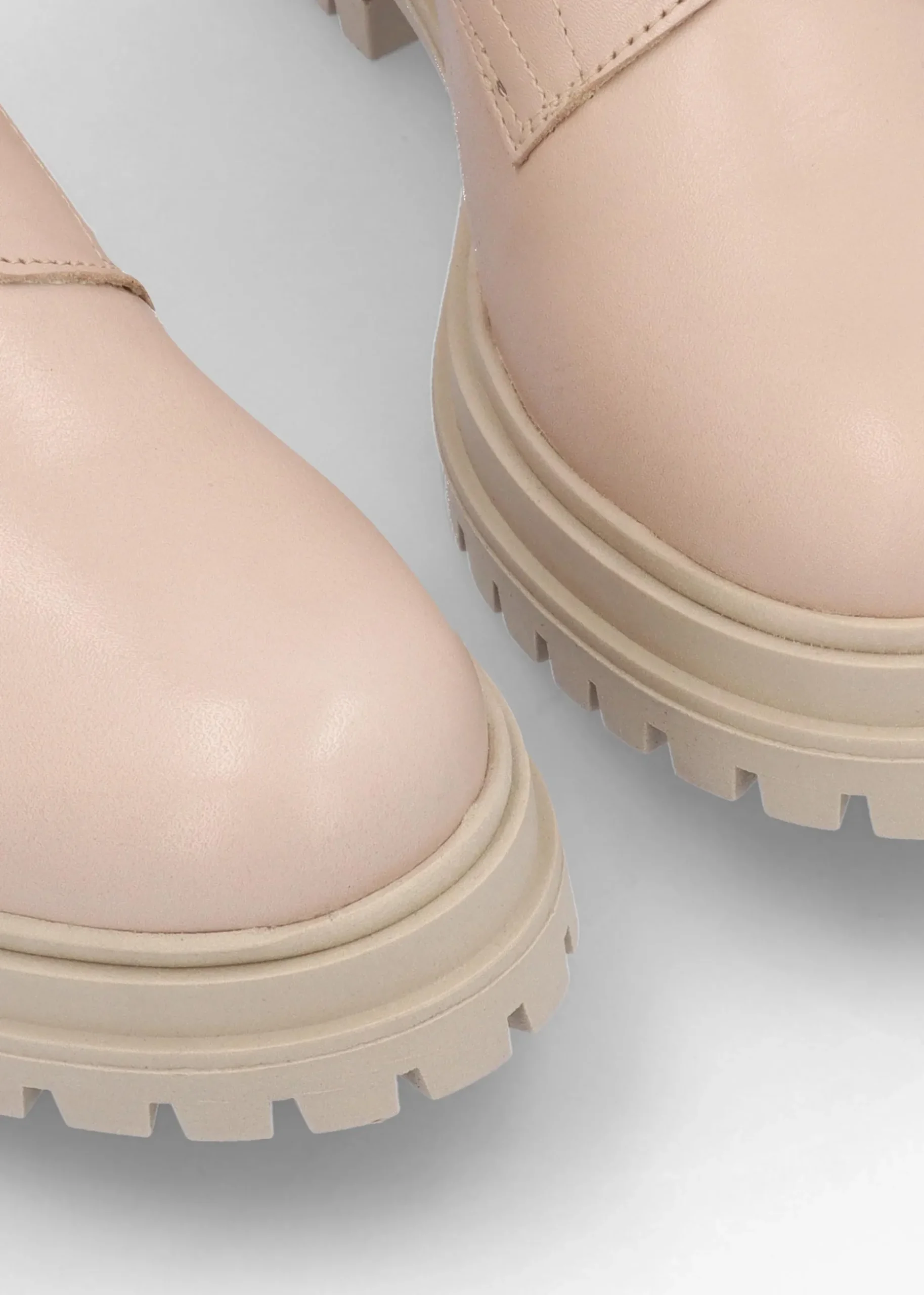 Izippe Cream Leather Front Zip Ankle Boots