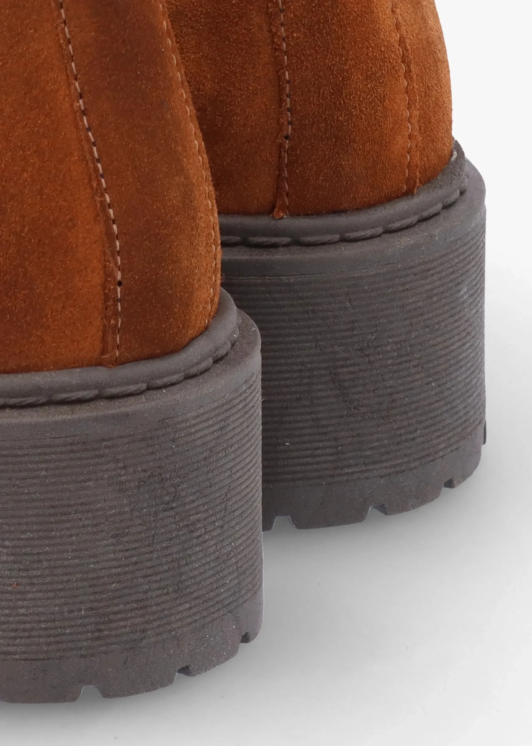 Lassi Tan Suede Chunky Chelsea Boots
