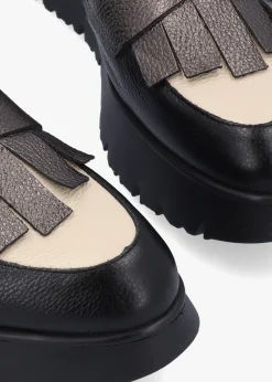 Medianoche Cream & Black Leather Loafers