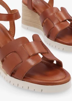 Pedie Tan Leather Wedge Sandals