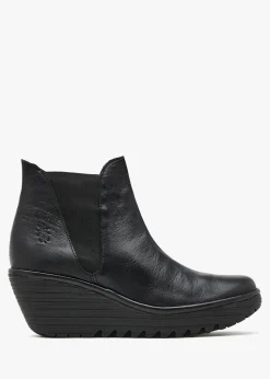 Woss Black Leather Wedge Ankle Boots